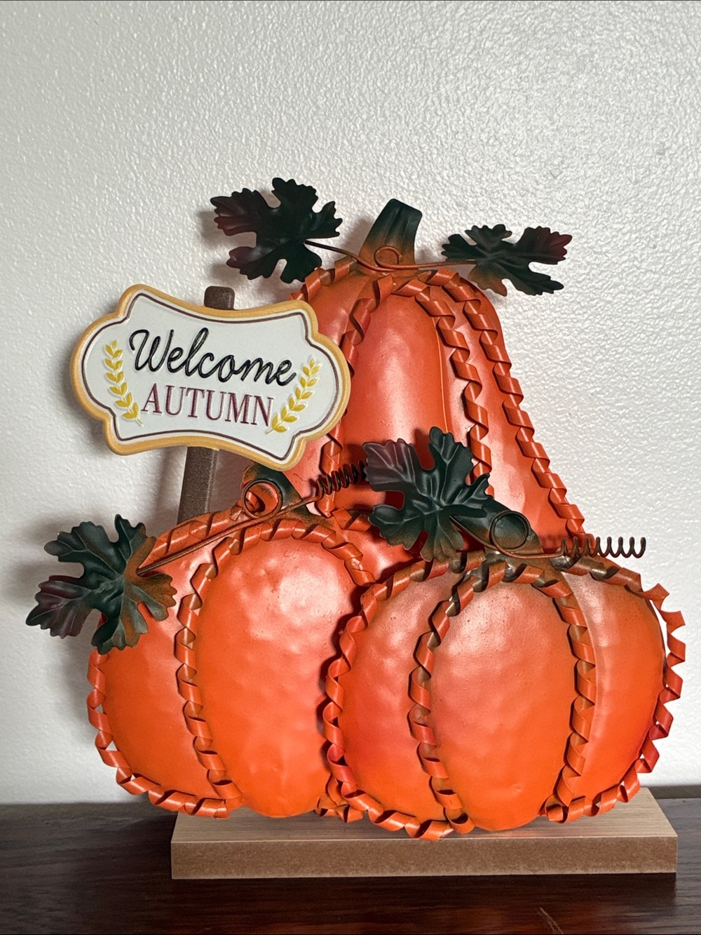 NWT- Welcome Autumn - Orange Pumpkin Trio Metal Table Decor Sign